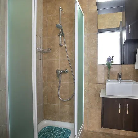 Villa Crystal Blue 18 *
