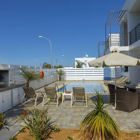 Villa Crystal Blue 18 Protarász