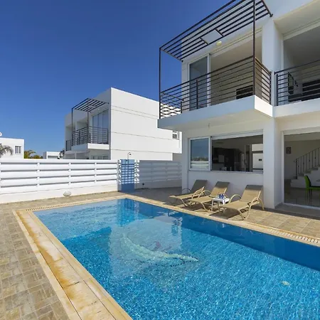 Villa Crystal Blue 18