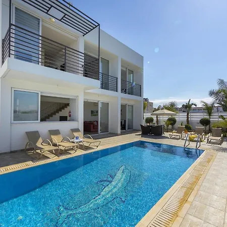 Crystal Blue 18 Villa