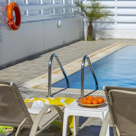 Crystal Blue 18 Villa *